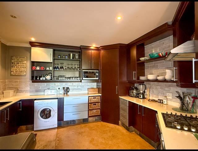 4 BEDROOM APARTMENT FOR SALE IN SIMBITHI ECO ESTATE